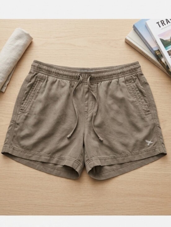 Eddie Bauer Pants - Eddie Bauer Small Cargo Shorts in a Dark Sand Brown Shade